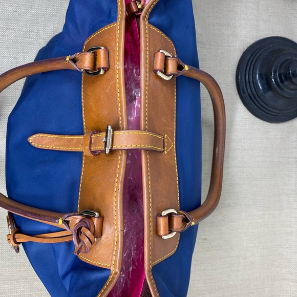 DOONEY & BOURKE NAVY NYLON BUCKLE CLOSURE SATCHEL/TOTE - Picture 8 of 16